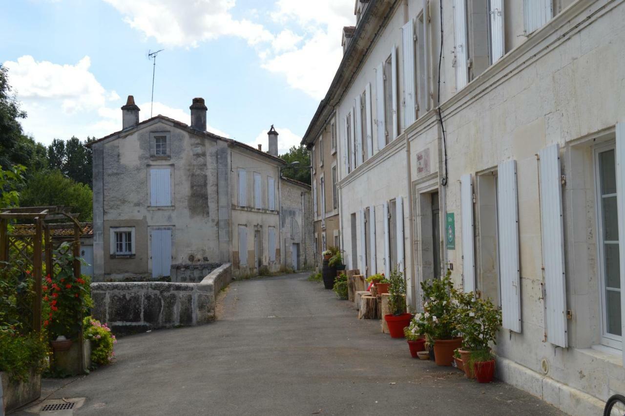 مبيت وإفطار Le Moulin De Bassac المظهر الخارجي الصورة